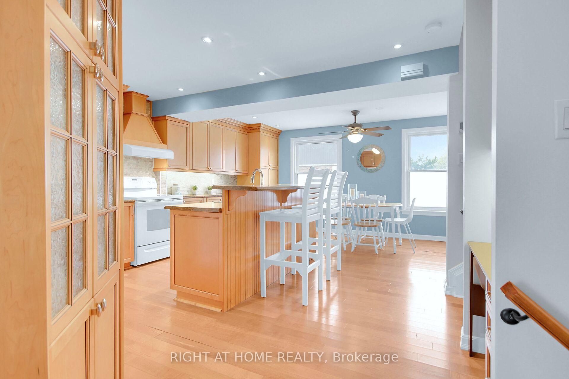 Photo 5 of 5 Moorside Private, Ottawa, Carleton Heights — HOMEH