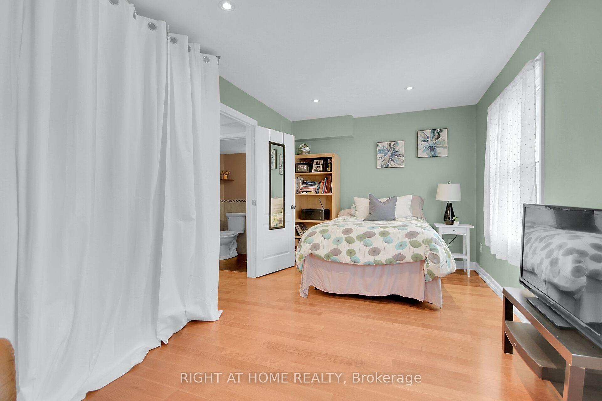 Photo 36 of 5 Moorside Private, Ottawa, Carleton Heights — HOMEH
