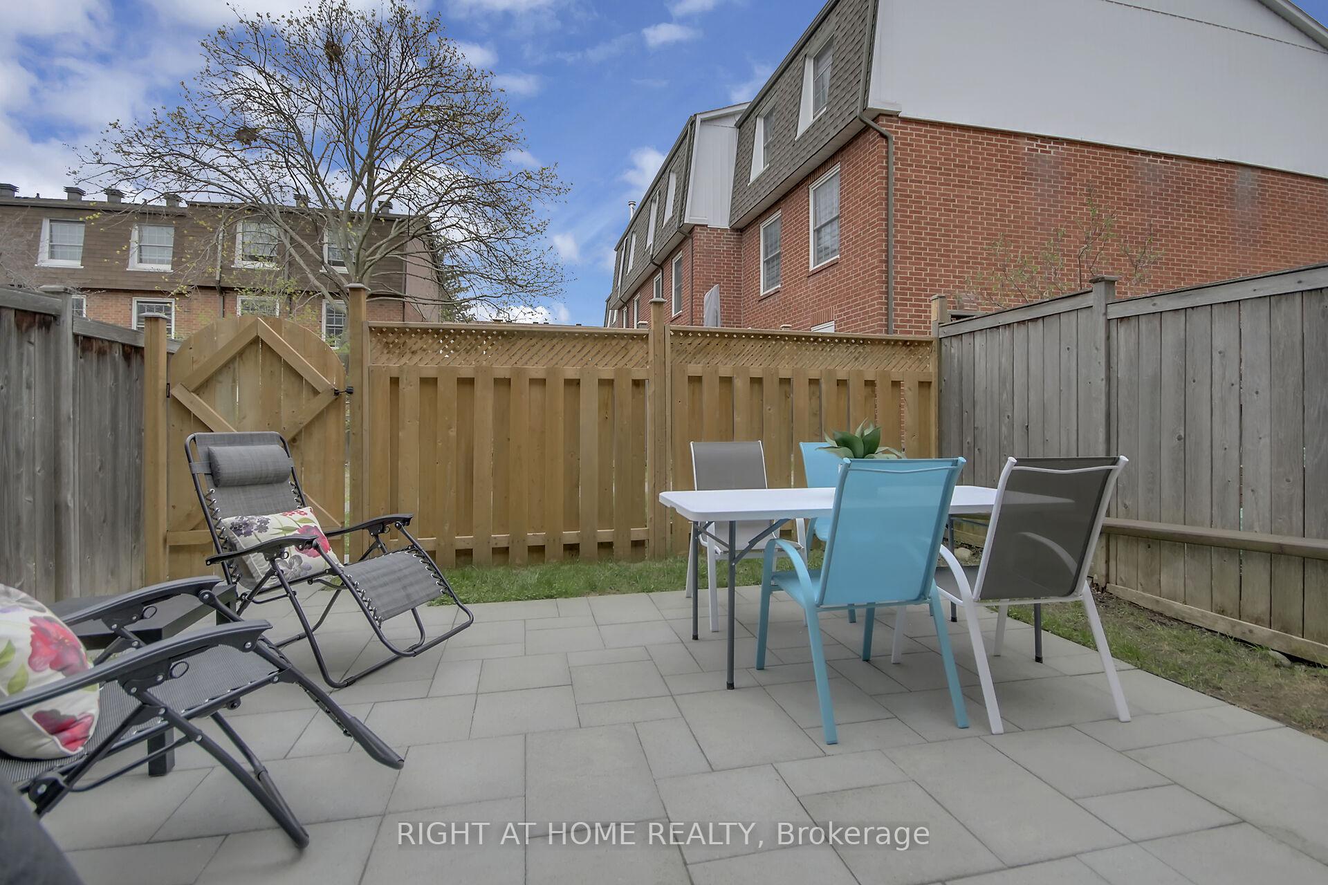 Photo 39 of 5 Moorside Private, Ottawa, Carleton Heights — HOMEH