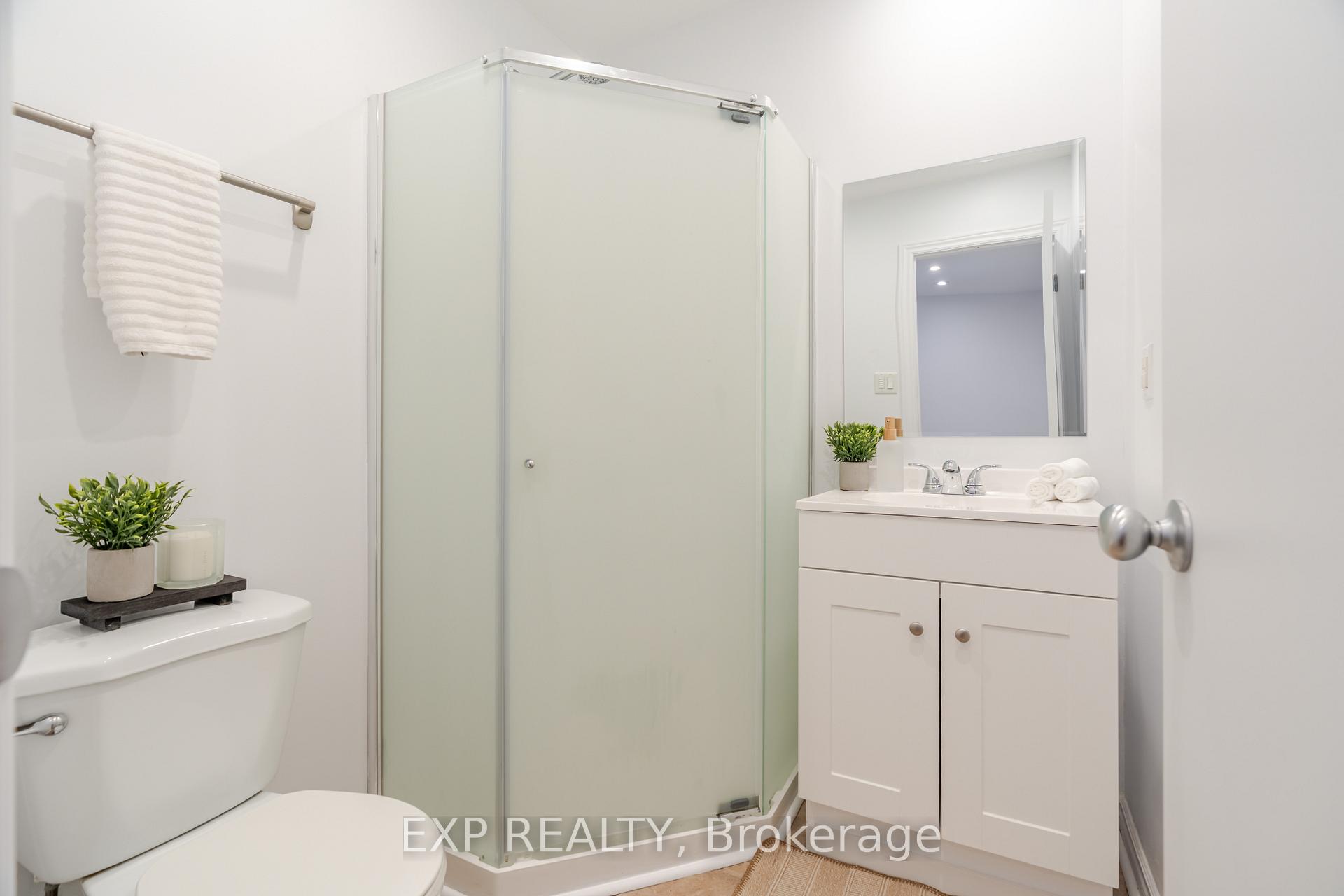 Photo 3 of 60 Alison Korn Private, Ottawa, Bells Corners — HOMEH