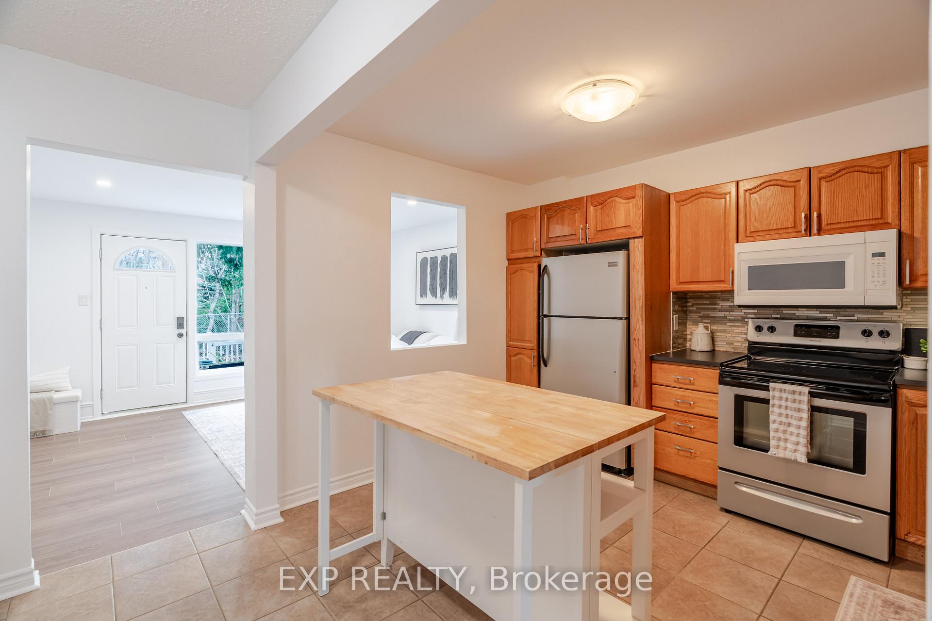 Photo 5 of 60 Alison Korn Private, Ottawa, Bells Corners — HOMEH
