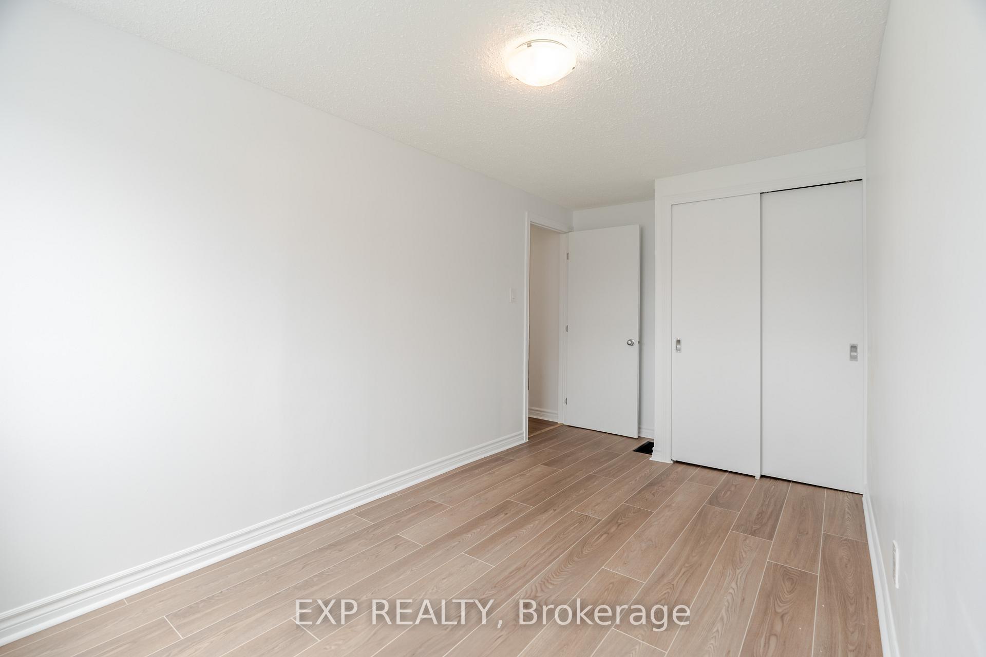 Photo 22 of 60 Alison Korn Private, Ottawa, Bells Corners — HOMEH