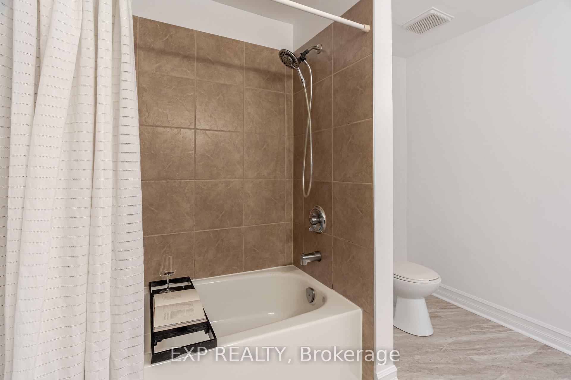 Photo 27 of 60 Alison Korn Private, Ottawa, Bells Corners — HOMEH