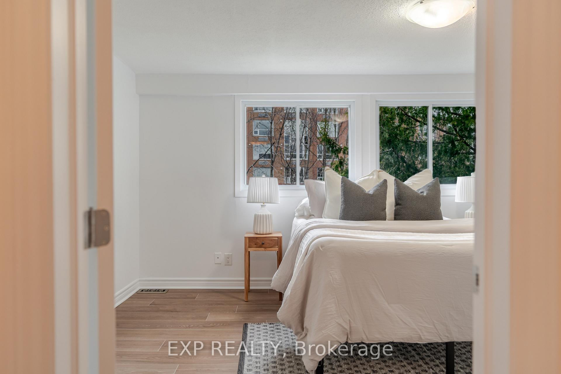 Photo 29 of 60 Alison Korn Private, Ottawa, Bells Corners — HOMEH