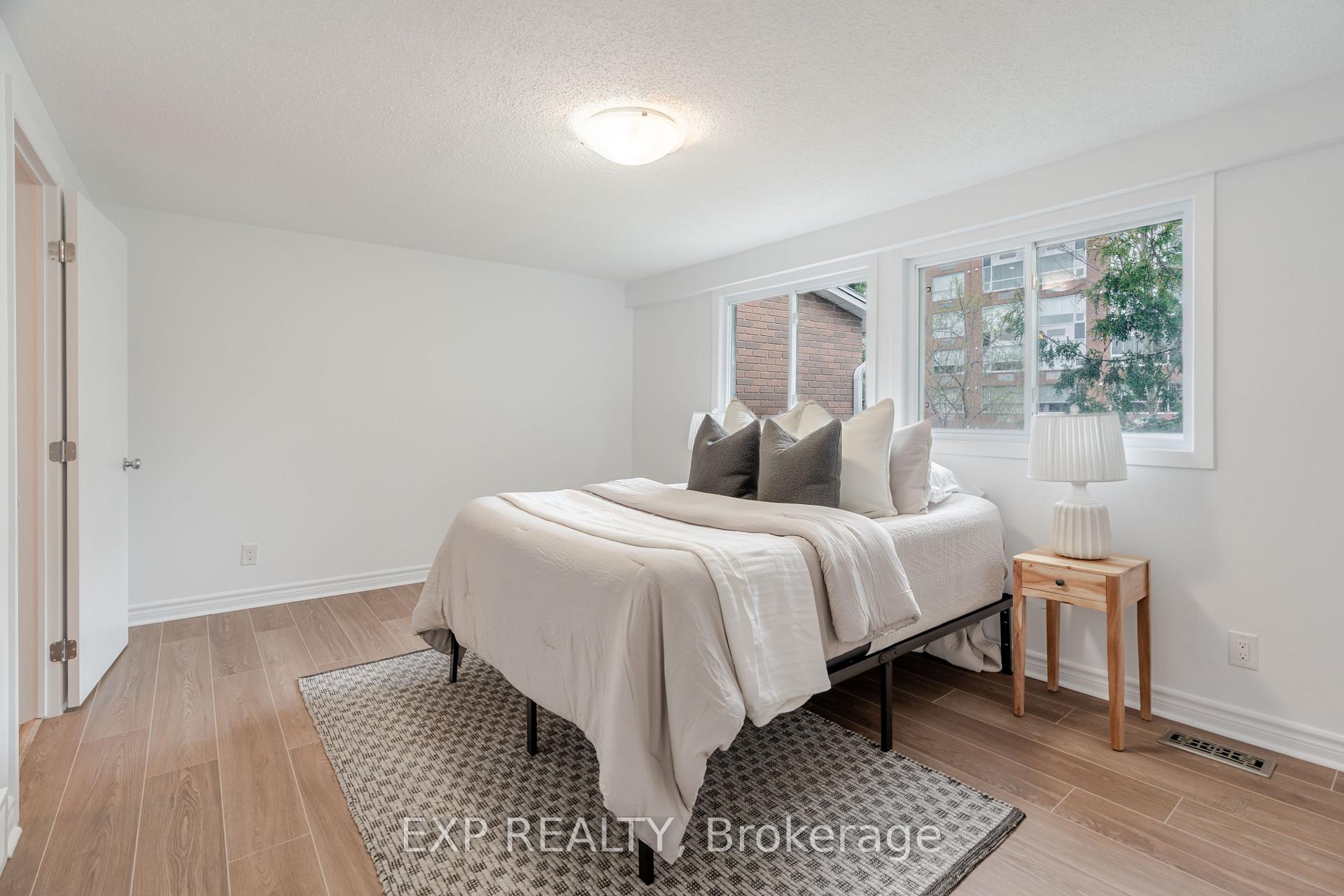 Photo 31 of 60 Alison Korn Private, Ottawa, Bells Corners — HOMEH