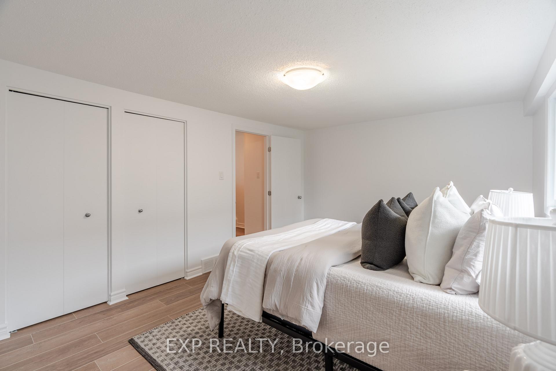Photo 32 of 60 Alison Korn Private, Ottawa, Bells Corners — HOMEH