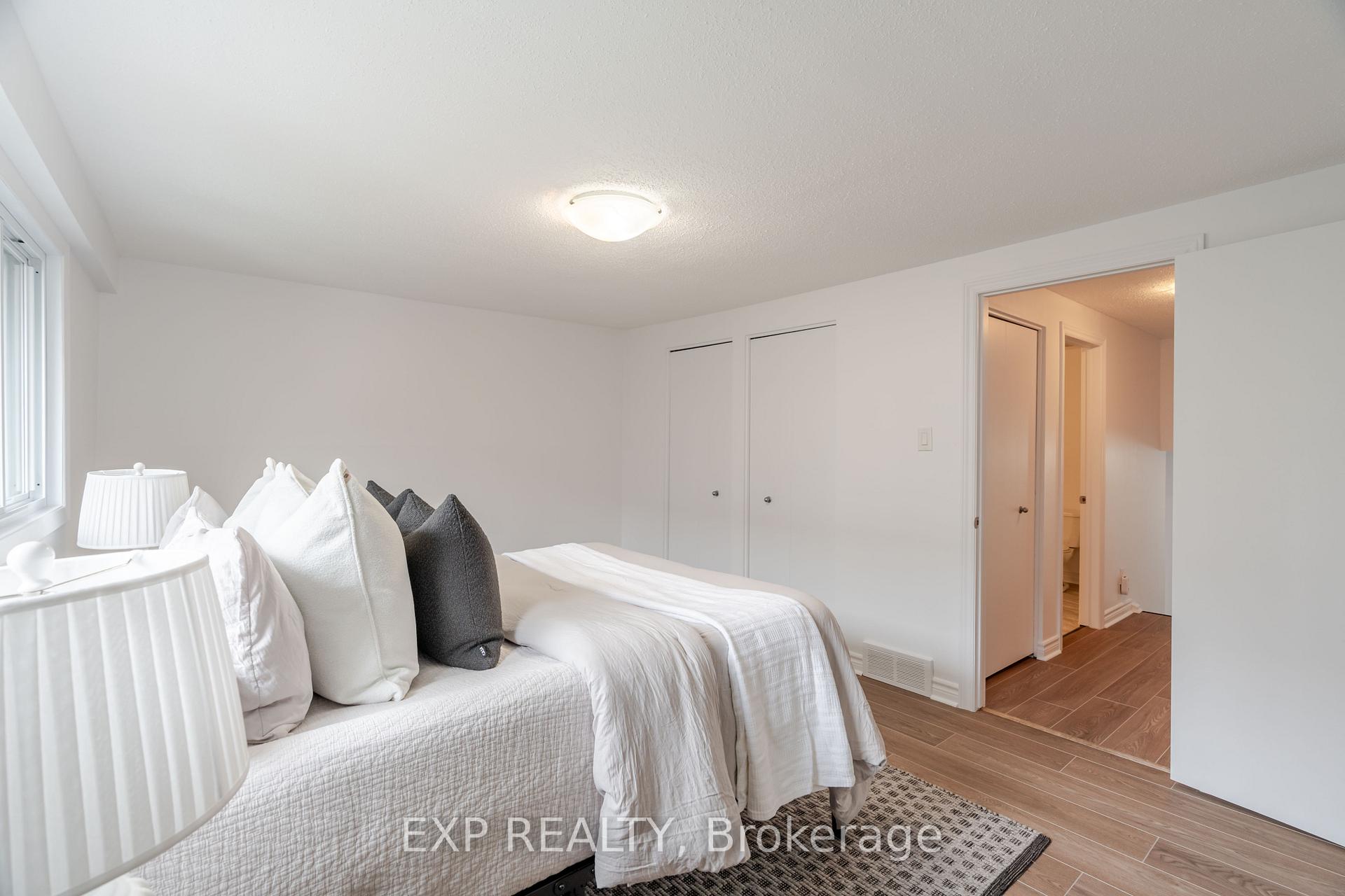 Photo 33 of 60 Alison Korn Private, Ottawa, Bells Corners — HOMEH