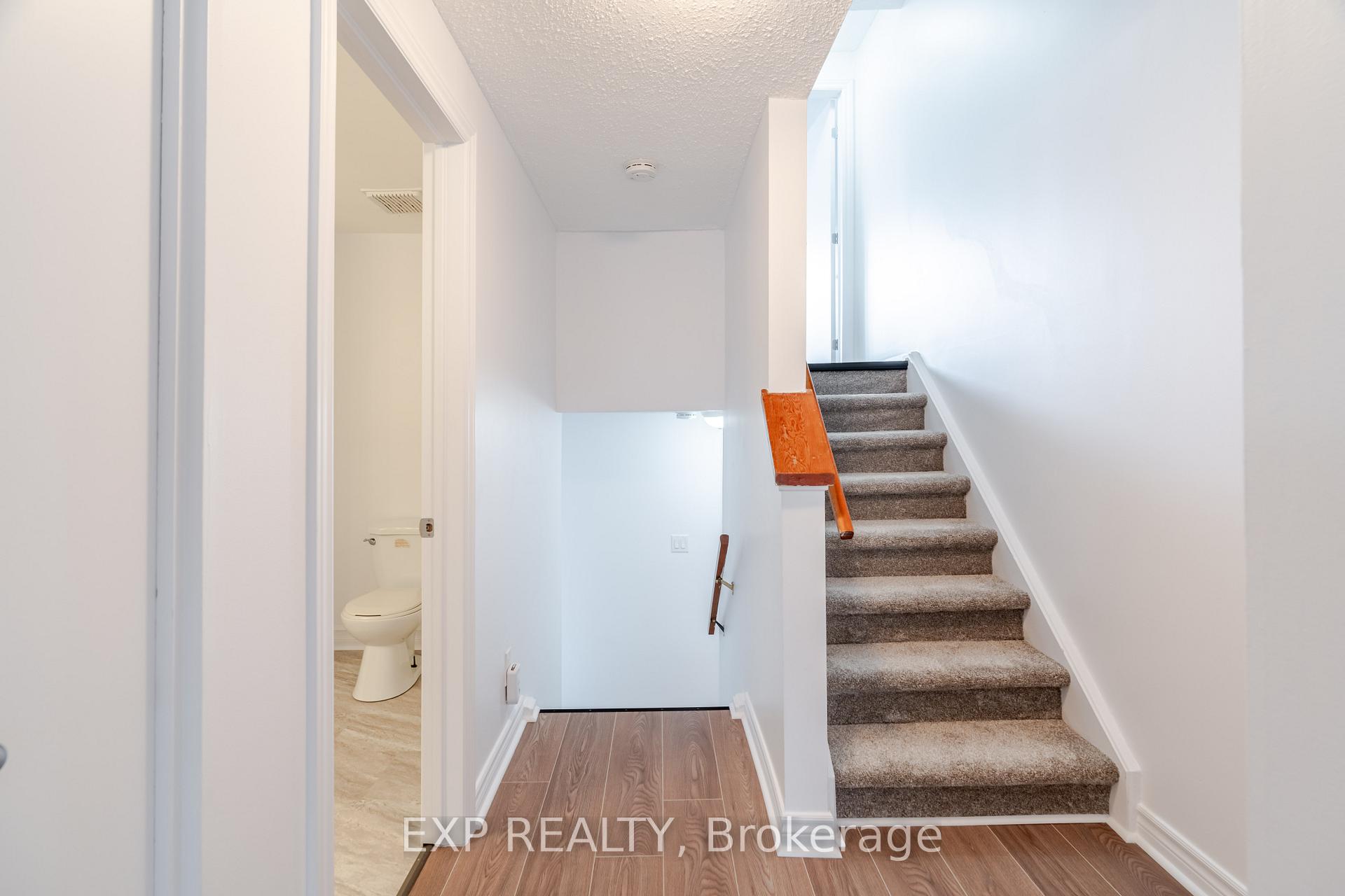Photo 34 of 60 Alison Korn Private, Ottawa, Bells Corners — HOMEH