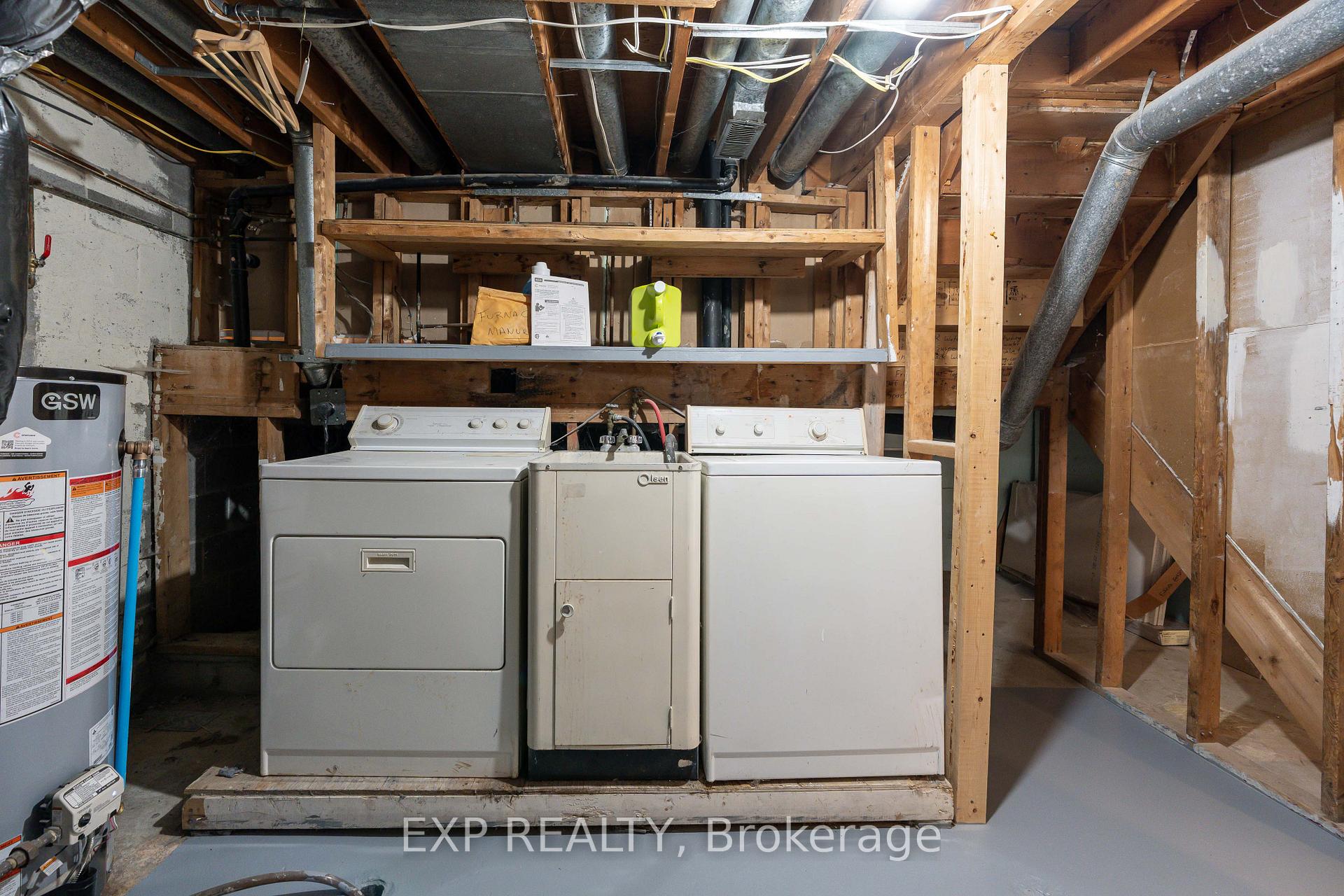 Photo 43 of 60 Alison Korn Private, Ottawa, Bells Corners — HOMEH