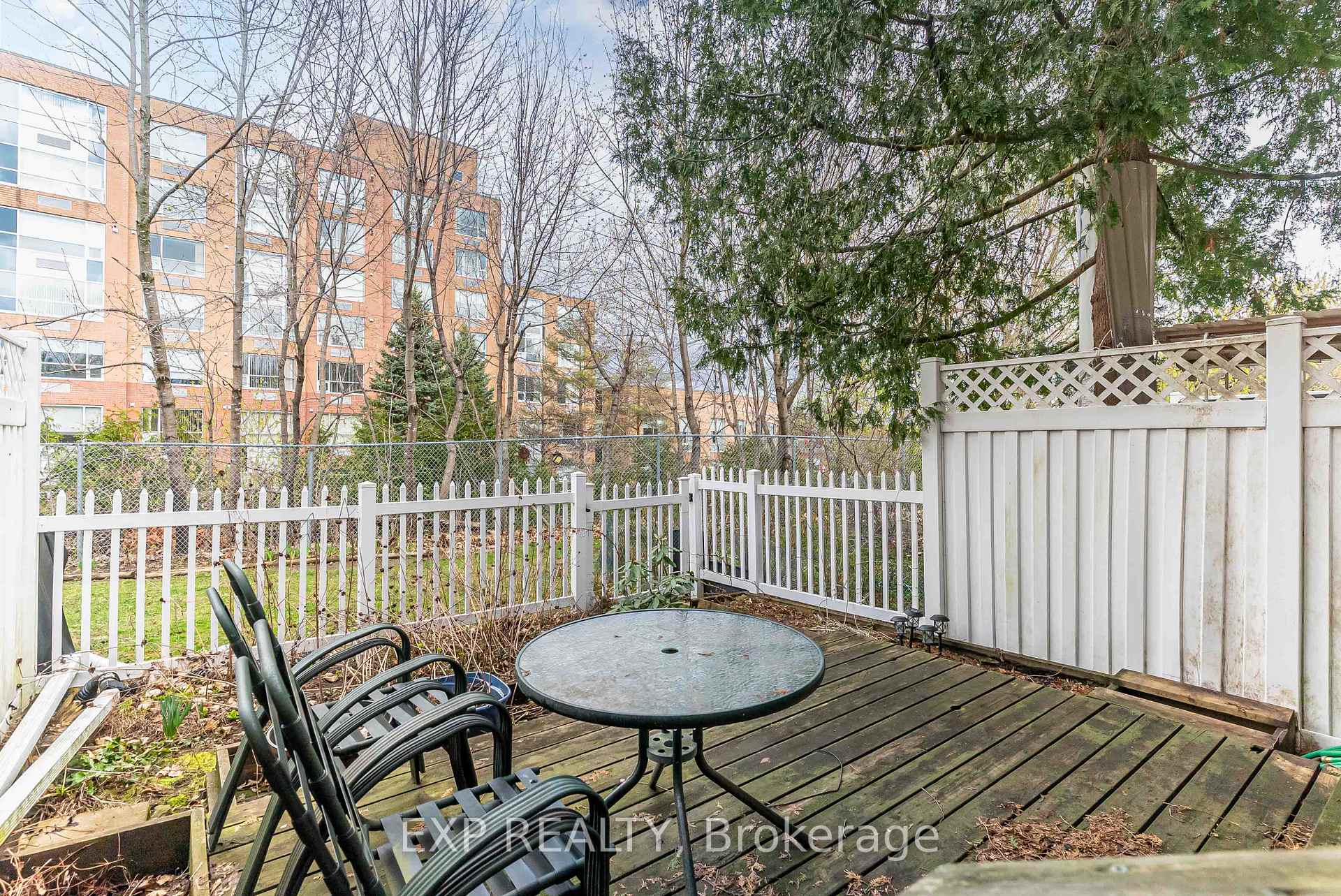 Photo 45 of 60 Alison Korn Private, Ottawa, Bells Corners — HOMEH