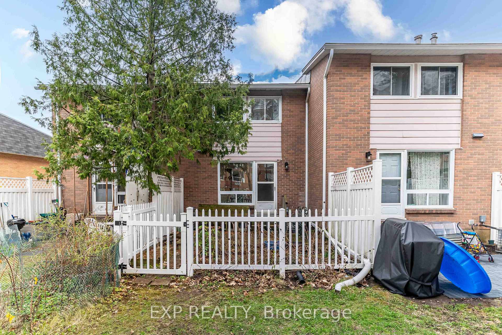 Photo 48 of 60 Alison Korn Private, Ottawa, Bells Corners — HOMEH