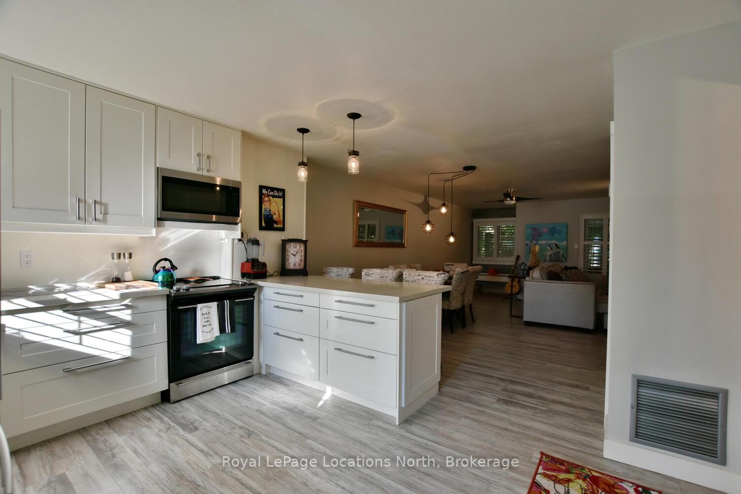 Photo 30 of 592 Oxbow Crescent, Collingwood — HOMEH