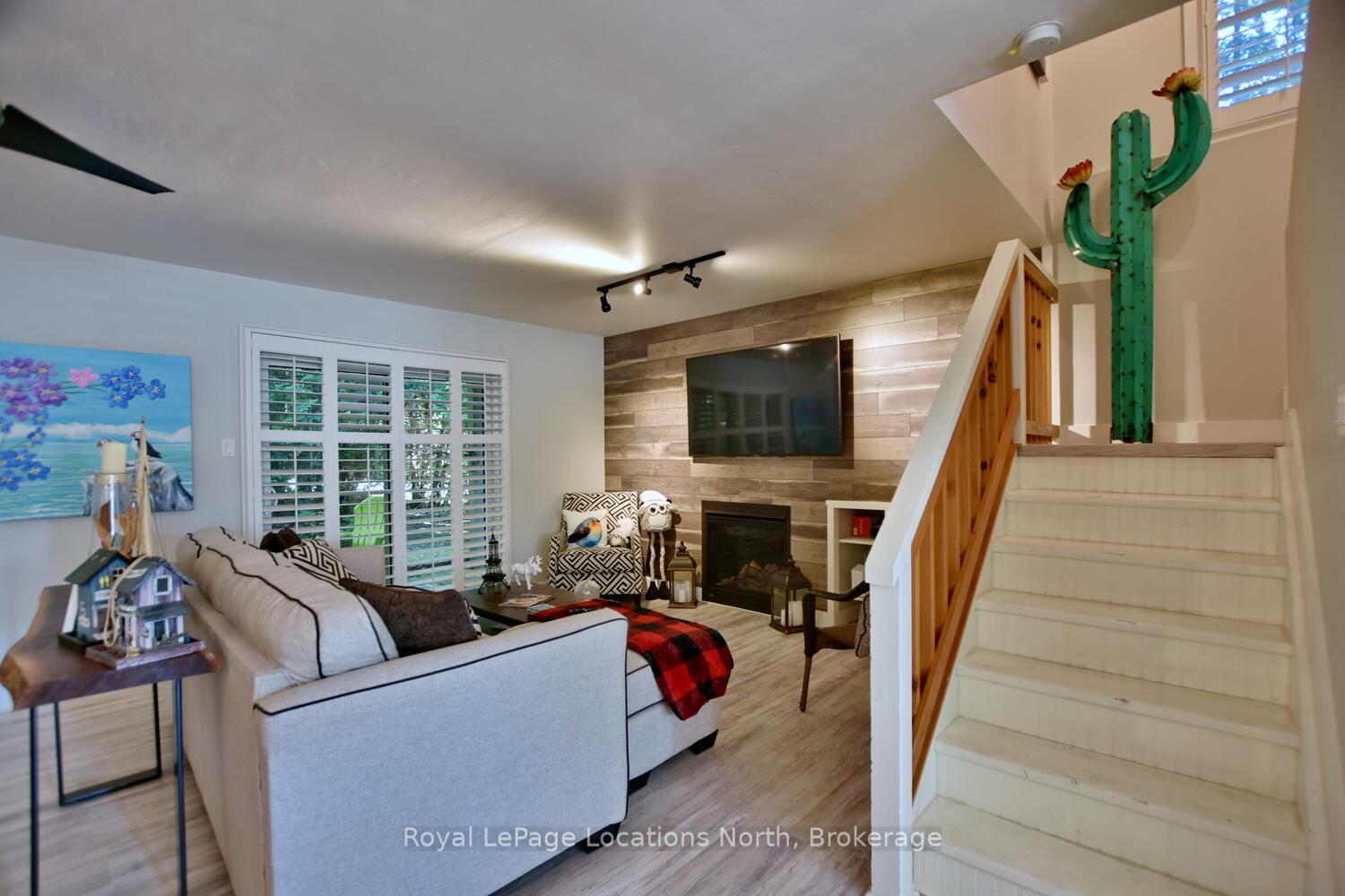 Photo 33 of 592 Oxbow Crescent, Collingwood — HOMEH