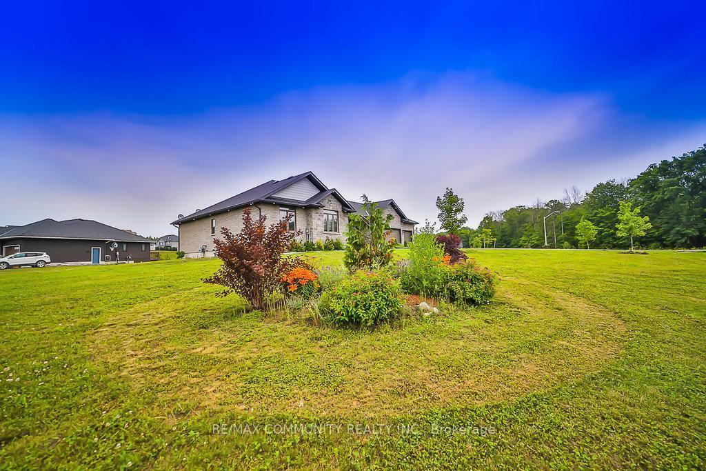 Photo 3 of 98 Hiddenvalley Drive, Belleville, Thurlow Ward — HOMEH