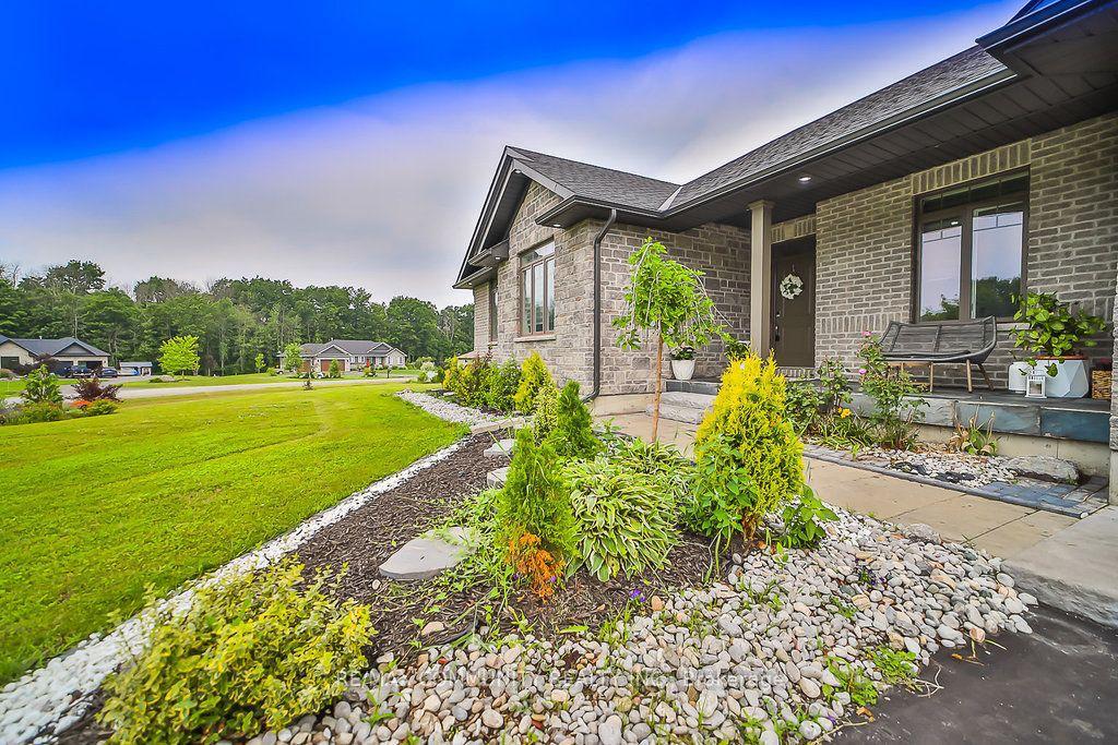 Photo 4 of 98 Hiddenvalley Drive, Belleville, Thurlow Ward — HOMEH