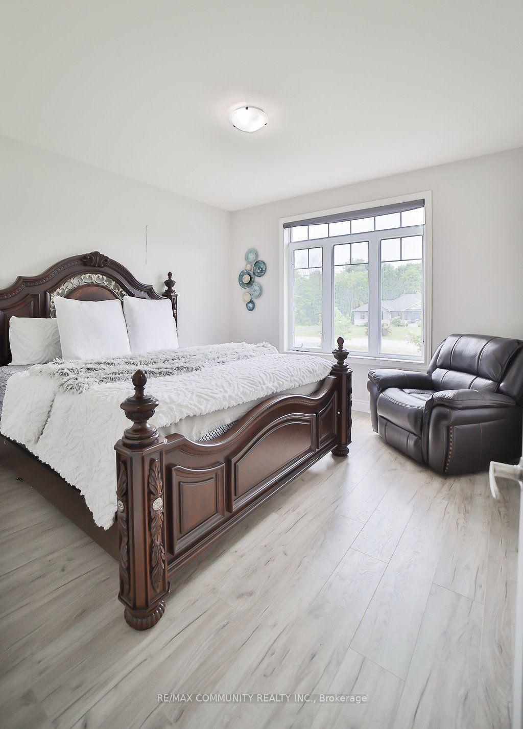 Photo 11 of 98 Hiddenvalley Drive, Belleville, Thurlow Ward — HOMEH