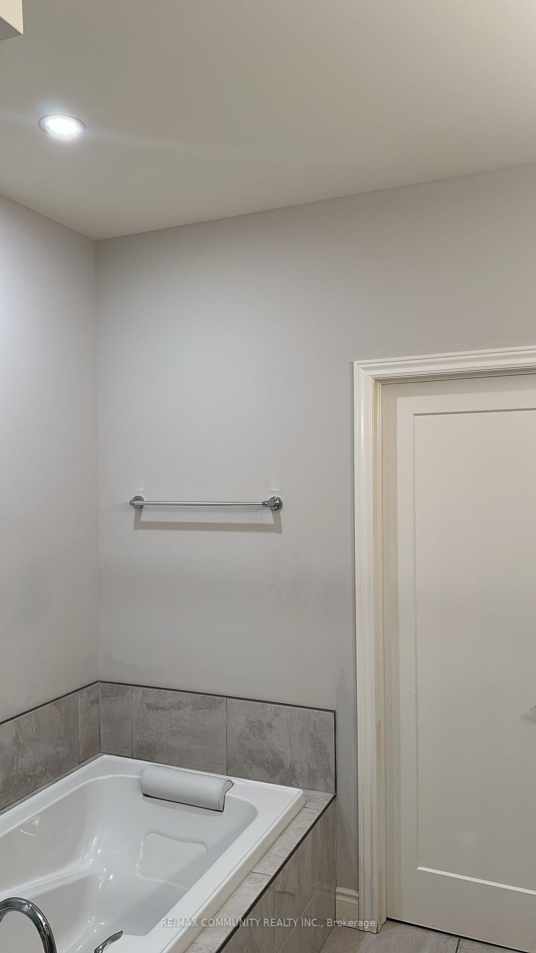 Photo 33 of 98 Hiddenvalley Drive, Belleville, Thurlow Ward — HOMEH