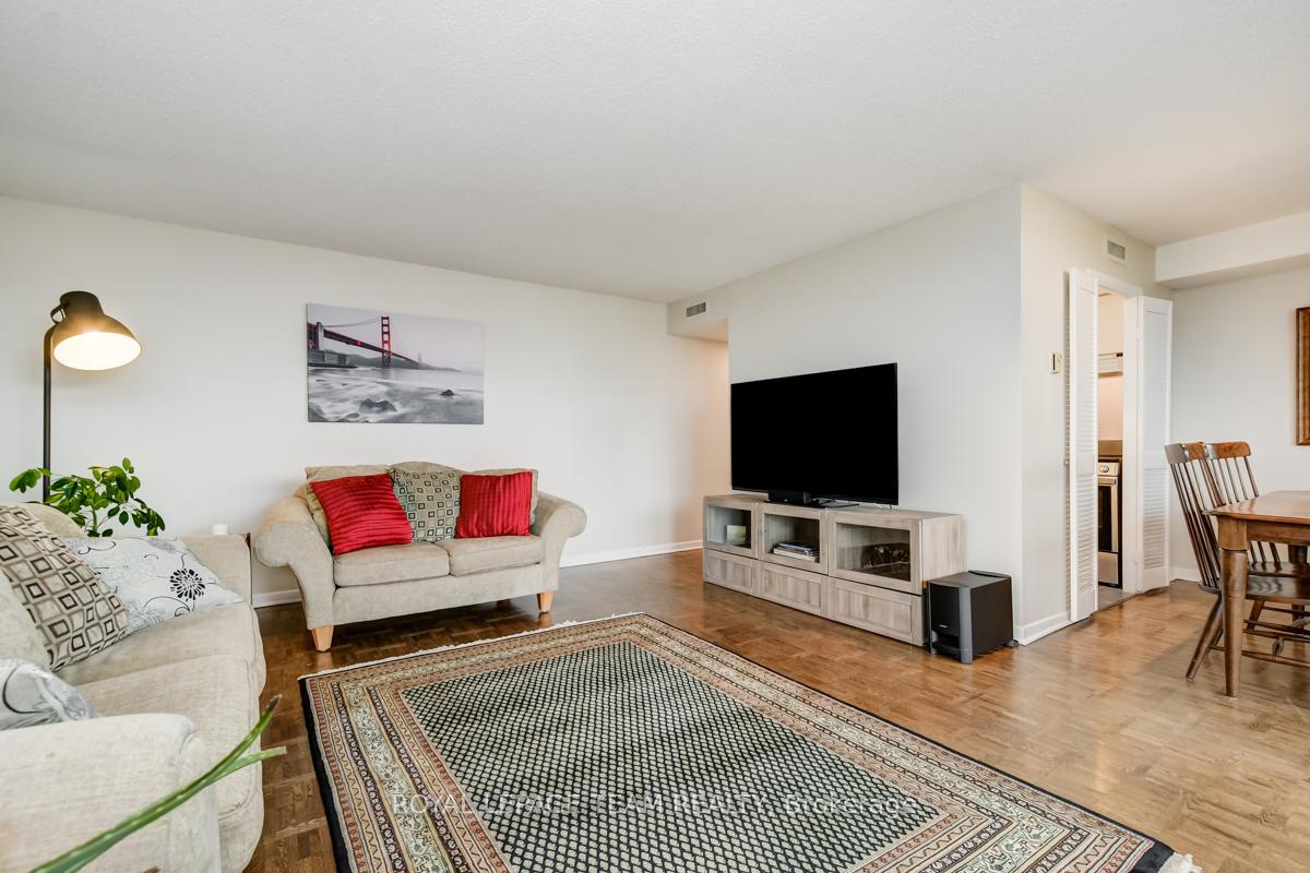 Photo 7 of Unit 1605, 20 The Driveway Drive, Ottawa — HOMEH