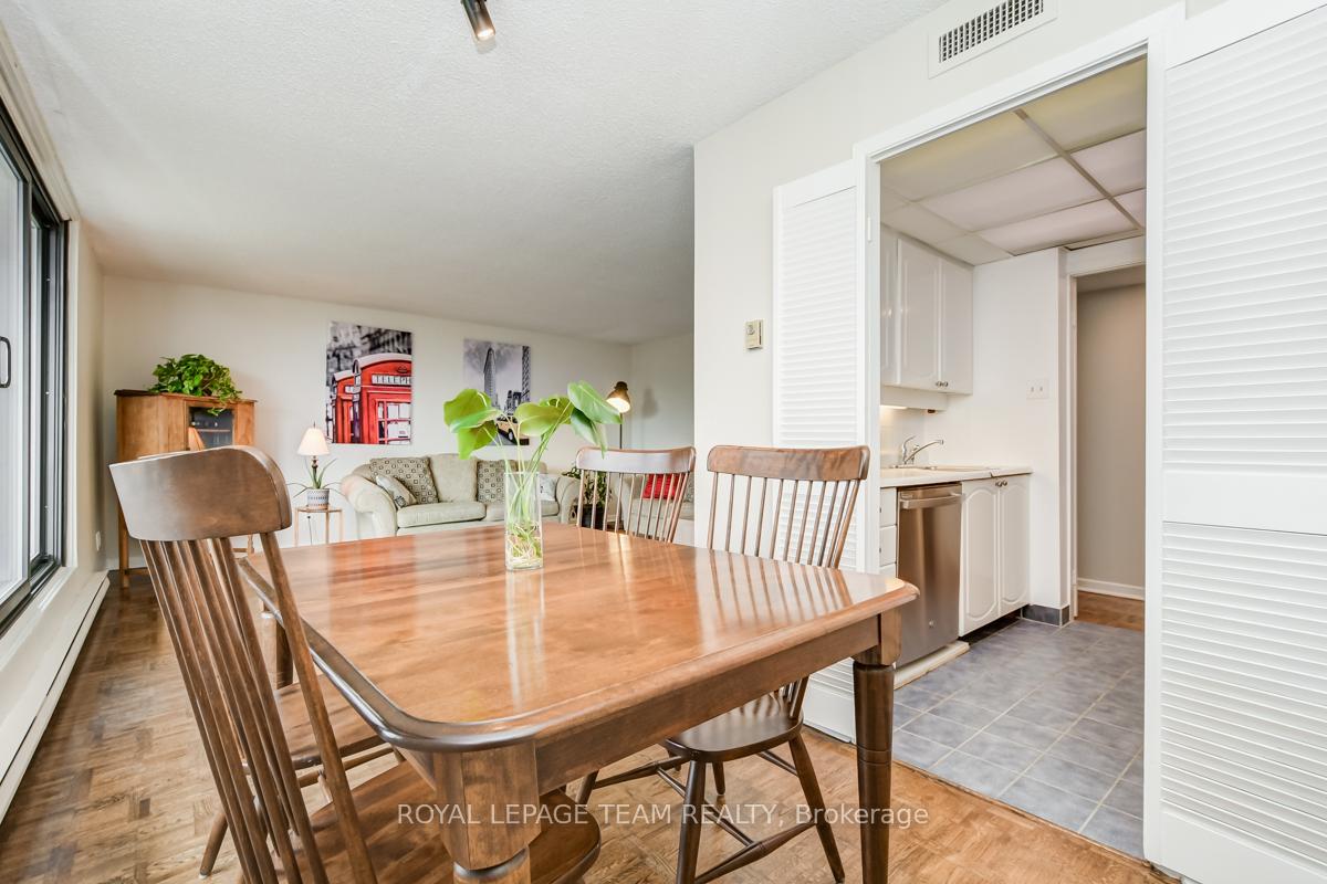 Photo 11 of Unit 1605, 20 The Driveway Drive, Ottawa — HOMEH