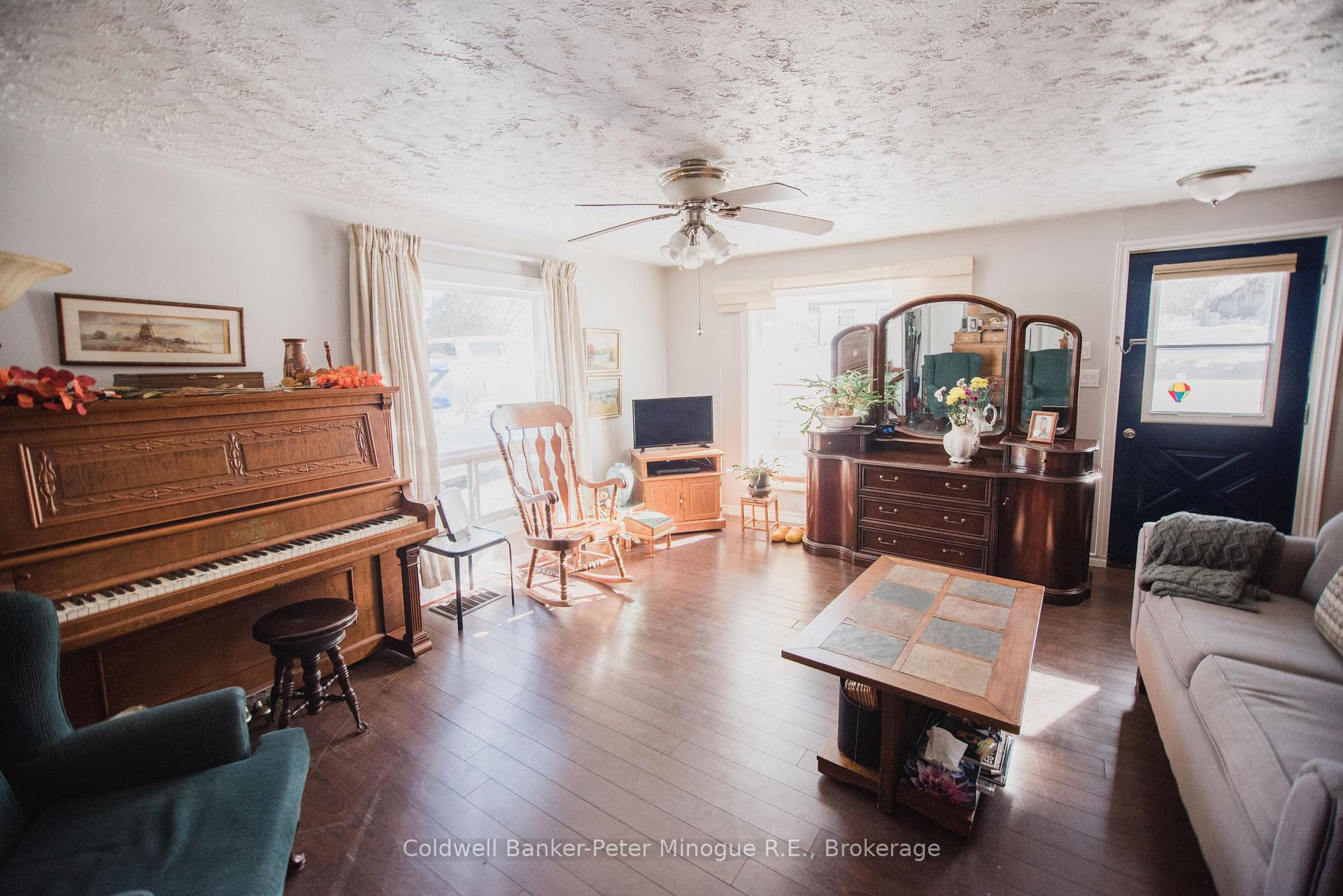 Photo 13 of 1074 James Street, Mattawa — HOMEH