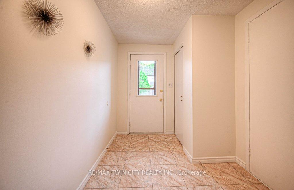 Photo 5 of Unit 6, 80 Old Country Drive, Kitchener — HOMEH