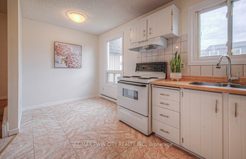 Photo 11 of Unit 6, 80 Old Country Drive, Kitchener — HOMEH