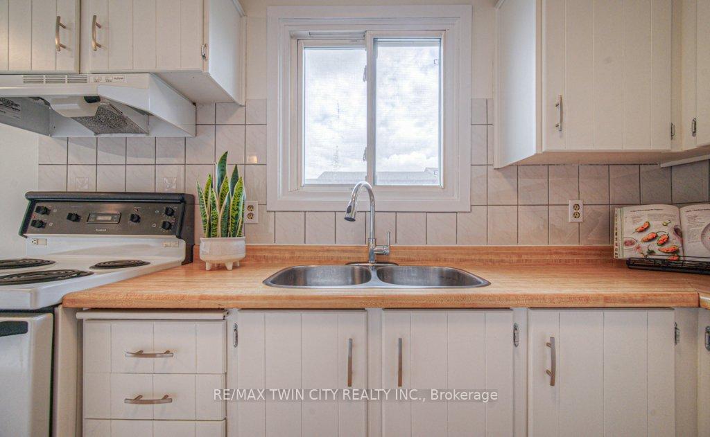 Photo 16 of Unit 6, 80 Old Country Drive, Kitchener — HOMEH