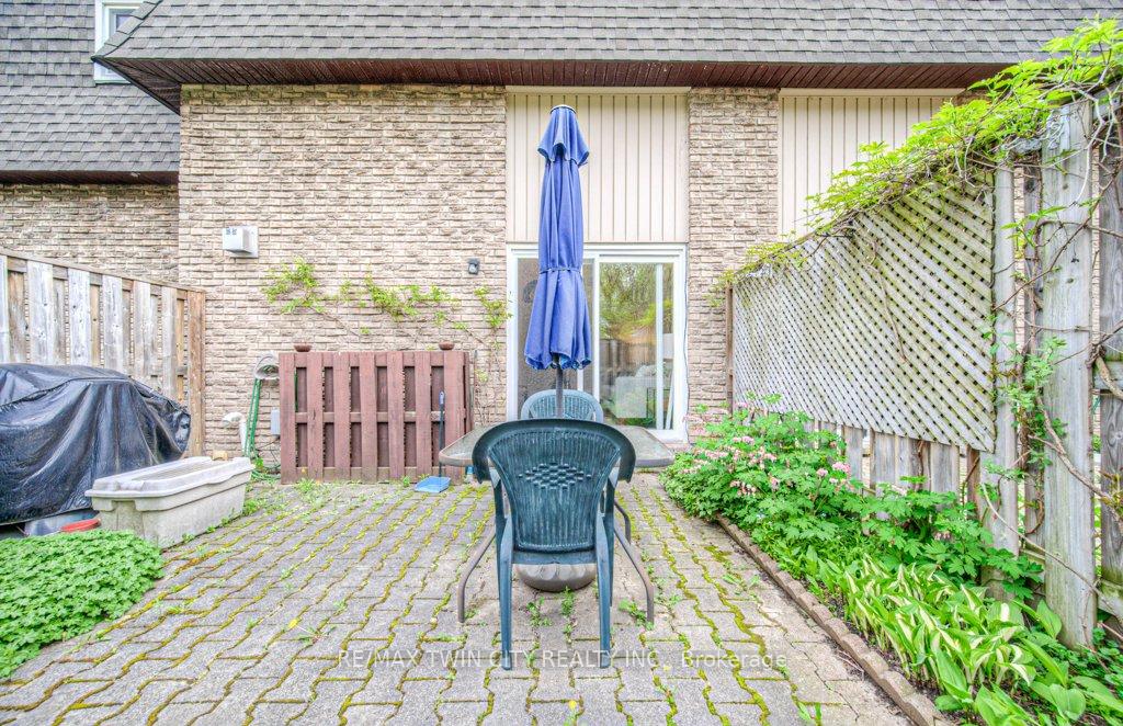 Photo 31 of Unit 6, 80 Old Country Drive, Kitchener — HOMEH