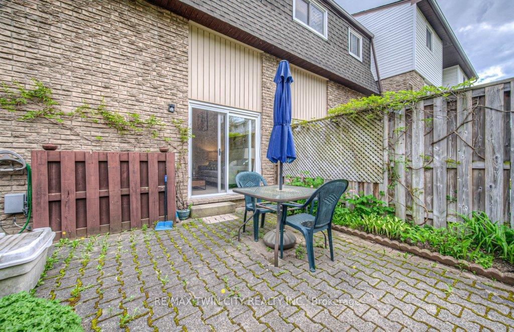Photo 32 of Unit 6, 80 Old Country Drive, Kitchener — HOMEH