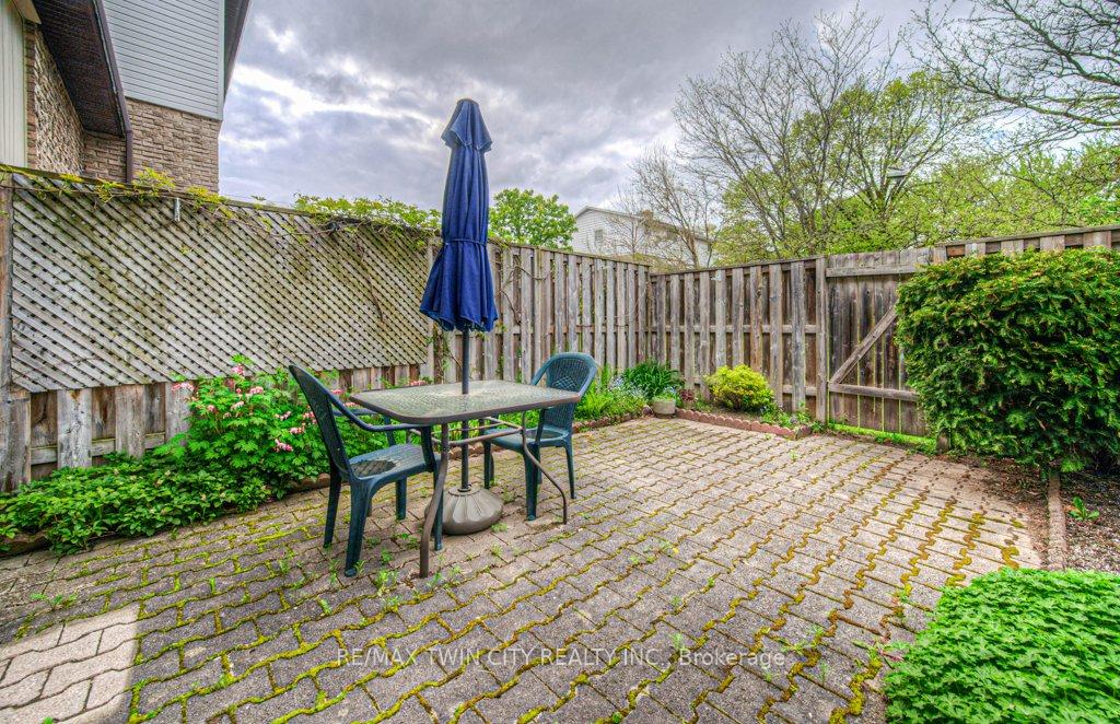 Photo 33 of Unit 6, 80 Old Country Drive, Kitchener — HOMEH