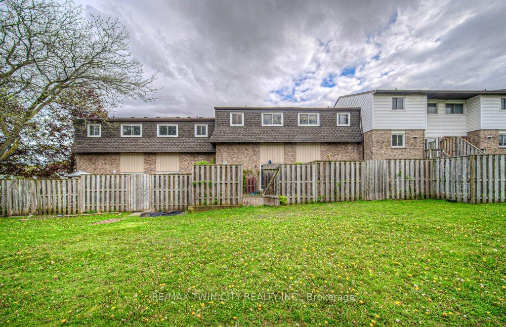 Photo 36 of Unit 6, 80 Old Country Drive, Kitchener — HOMEH