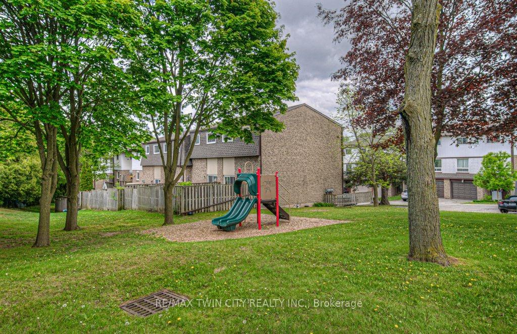 Photo 37 of Unit 6, 80 Old Country Drive, Kitchener — HOMEH
