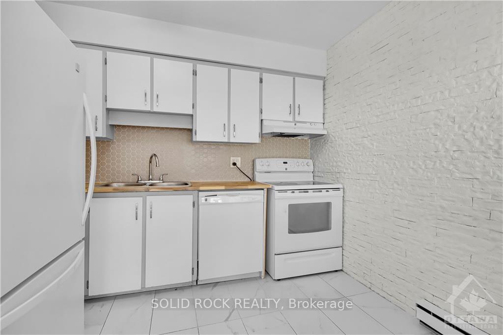 Photo 8 of 2927 Fairlea Crescent, Ottawa, Heron Gate/Industrial Park — HOMEH