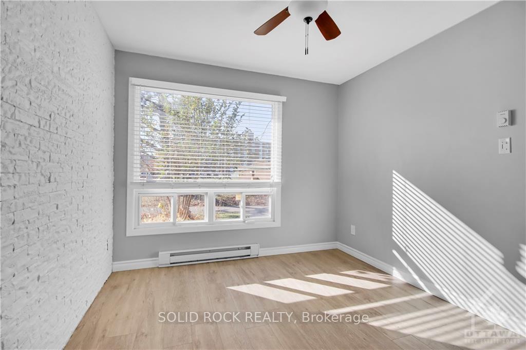 Photo 11 of 2927 Fairlea Crescent, Ottawa, Heron Gate/Industrial Park — HOMEH