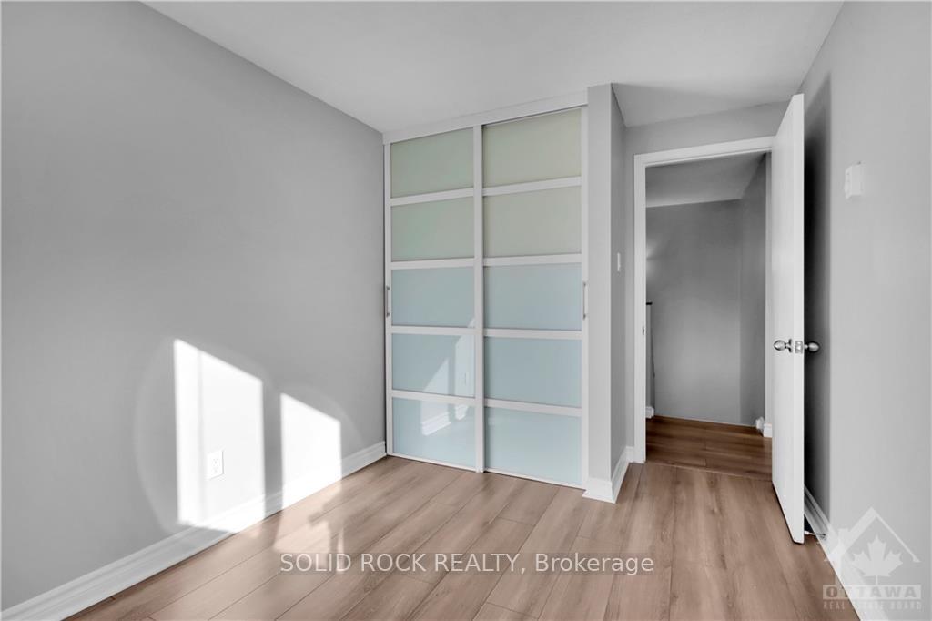 Photo 21 of 2927 Fairlea Crescent, Ottawa, Heron Gate/Industrial Park — HOMEH