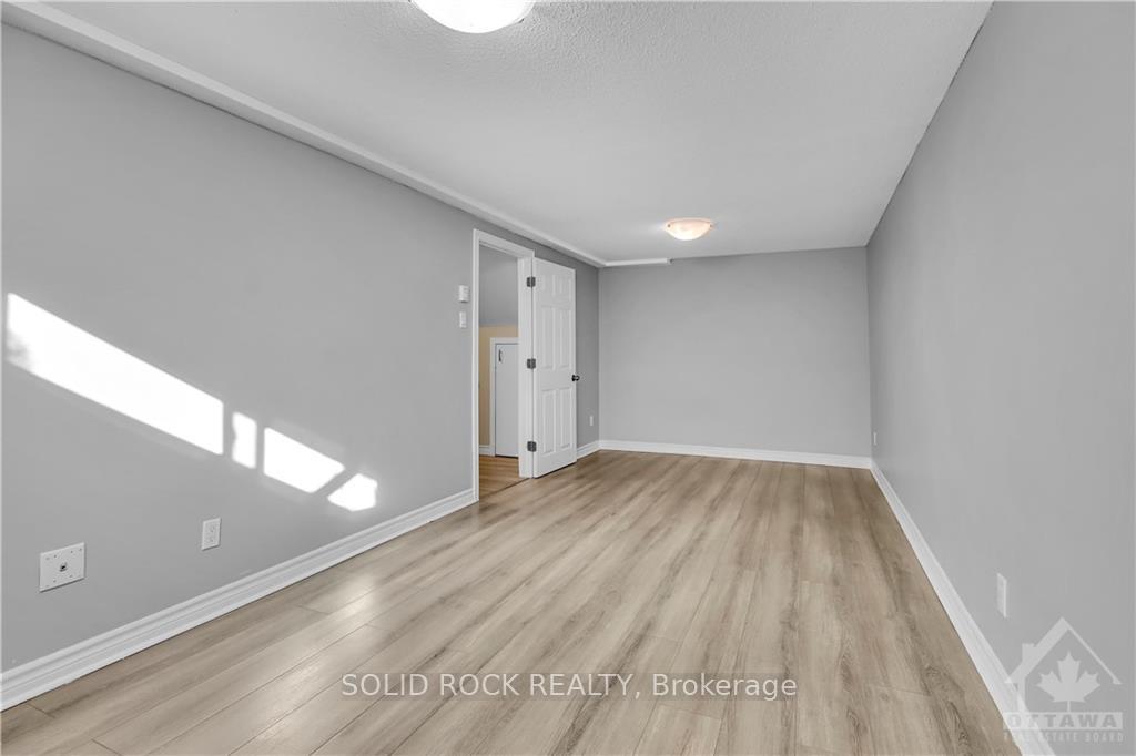 Photo 47 of 2927 Fairlea Crescent, Ottawa, Heron Gate/Industrial Park — HOMEH