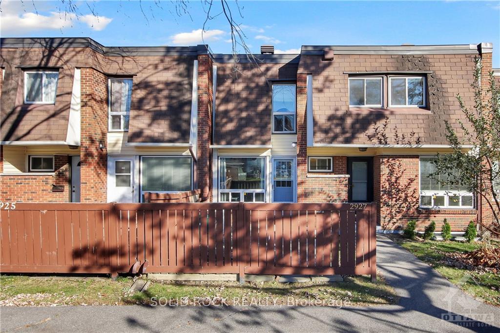 Photo 2 of 2927 Fairlea Crescent, Ottawa, Heron Gate/Industrial Park — HOMEH