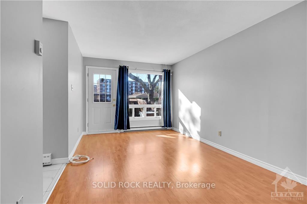 Photo 24 of 2927 Fairlea Crescent, Ottawa, Heron Gate/Industrial Park — HOMEH