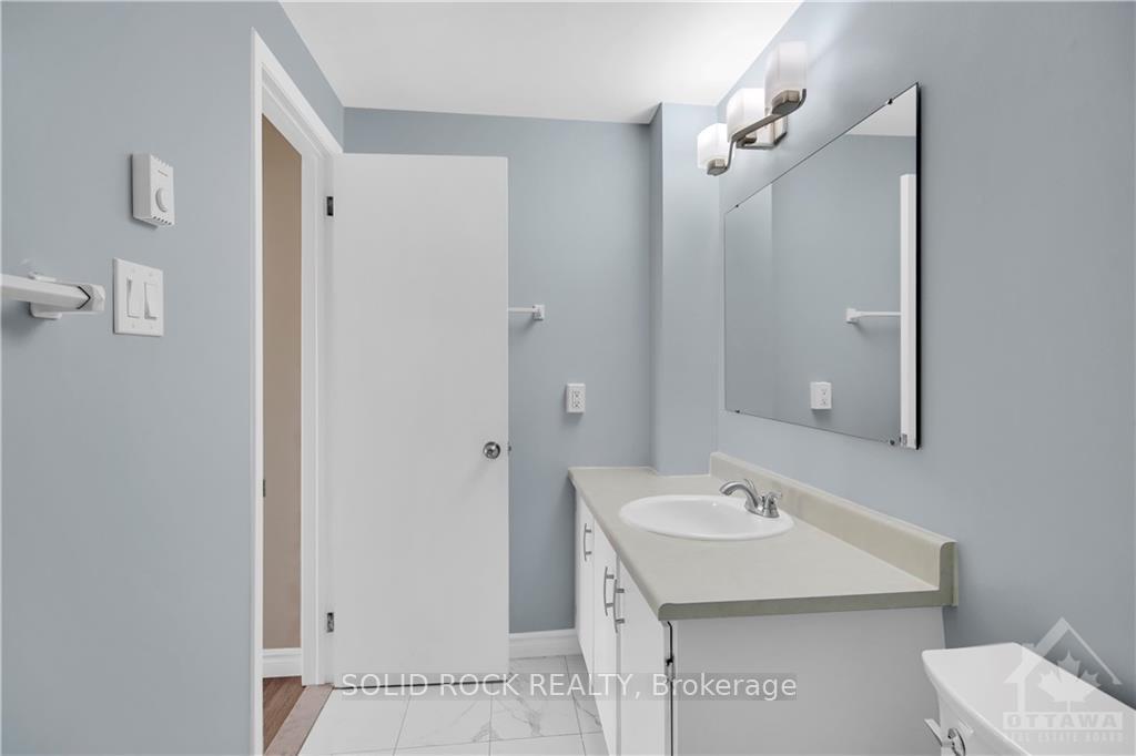 Photo 36 of 2927 Fairlea Crescent, Ottawa, Heron Gate/Industrial Park — HOMEH