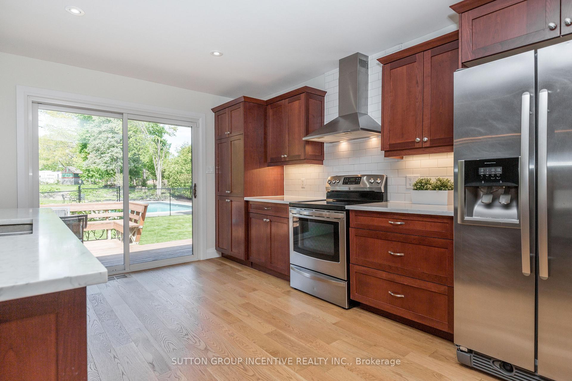 Photo 11 of 296 Codrington Street, Barrie, Codrington — HOMEH