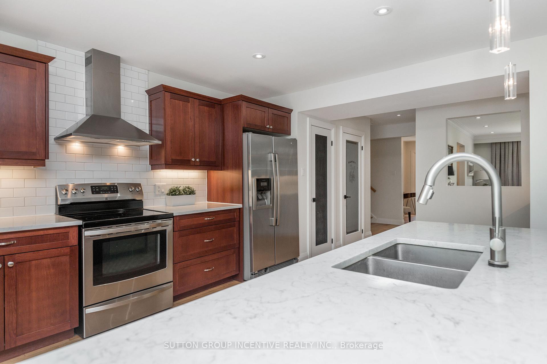 Photo 13 of 296 Codrington Street, Barrie, Codrington — HOMEH