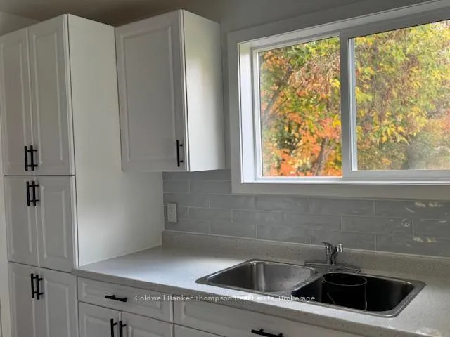 Photo 5 of 78 James Street E, Burk's Falls — HOMEH