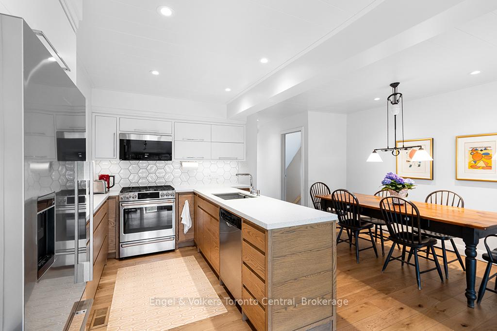 Photo 3 of 559 Tenth Street, Collingwood — HOMEH
