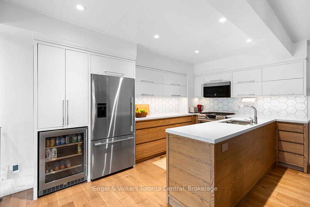 Photo 14 of 559 Tenth Street, Collingwood — HOMEH