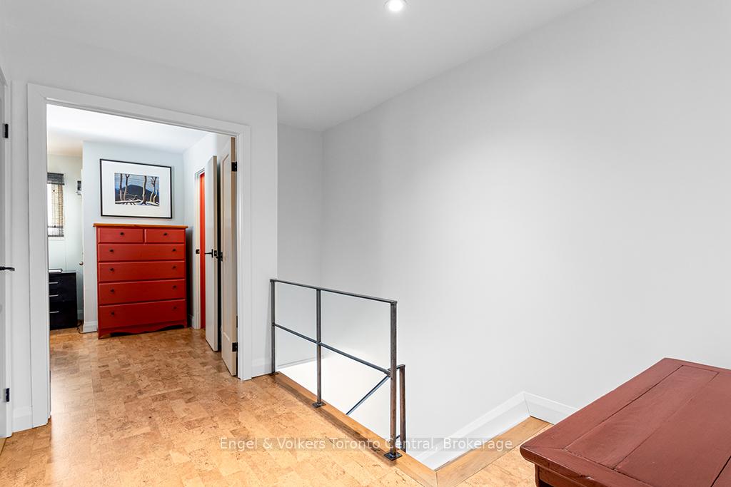 Photo 15 of 559 Tenth Street, Collingwood — HOMEH