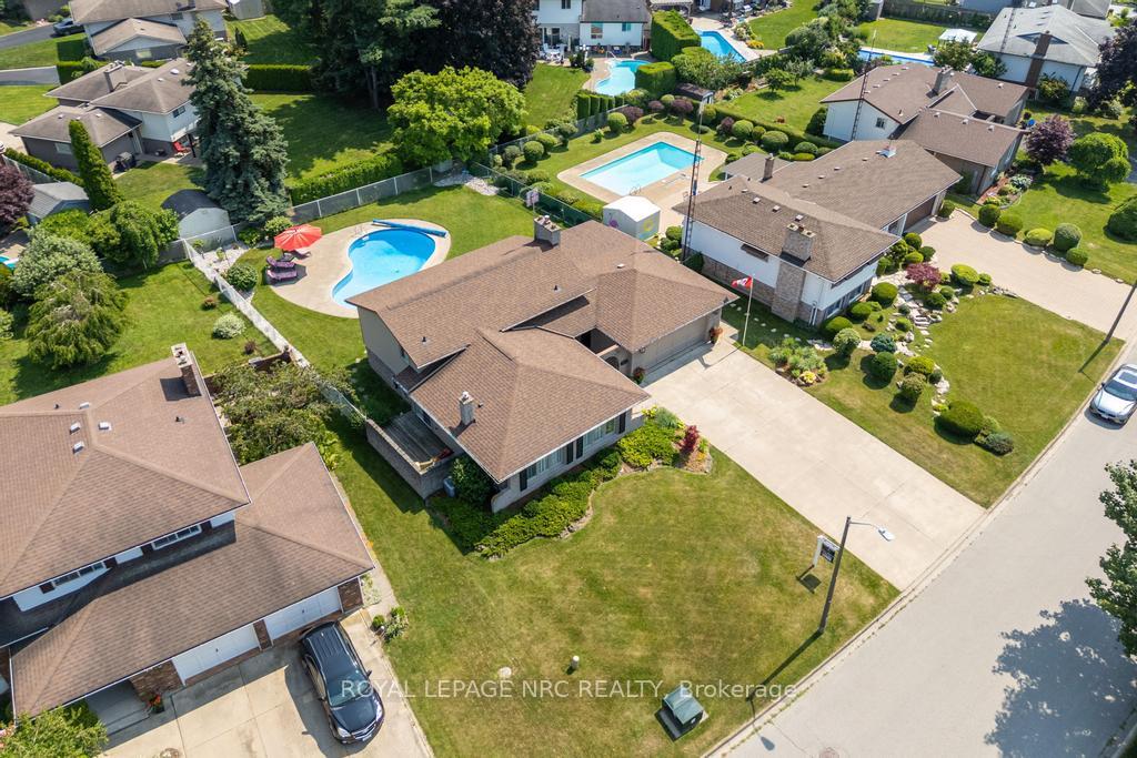 Photo 3 of 42 Beachview Drive, St. Catharines, Lakeshore — HOMEH