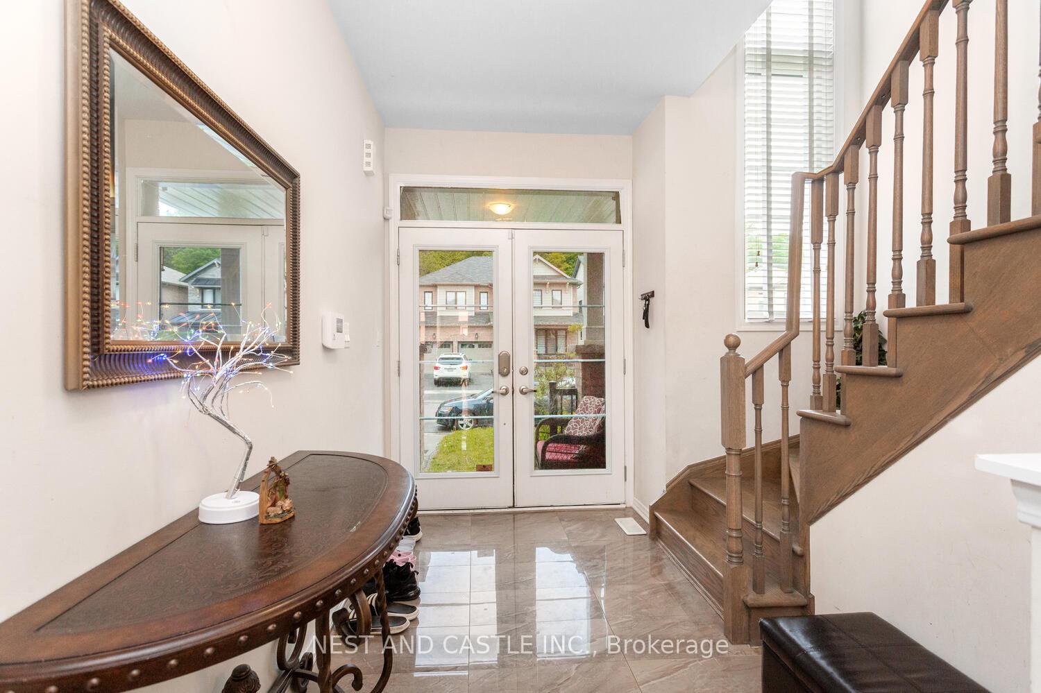 Photo 4 of 146 Cactus Crescent, Hamilton, Stoney Creek Mountain — HOMEH