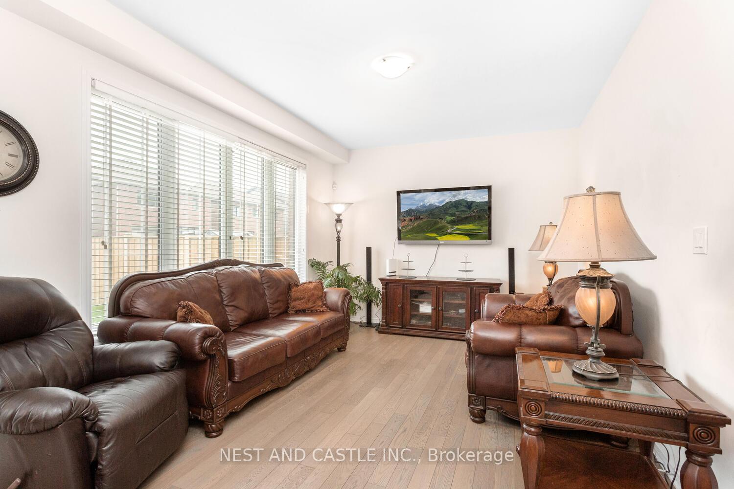 Photo 8 of 146 Cactus Crescent, Hamilton, Stoney Creek Mountain — HOMEH