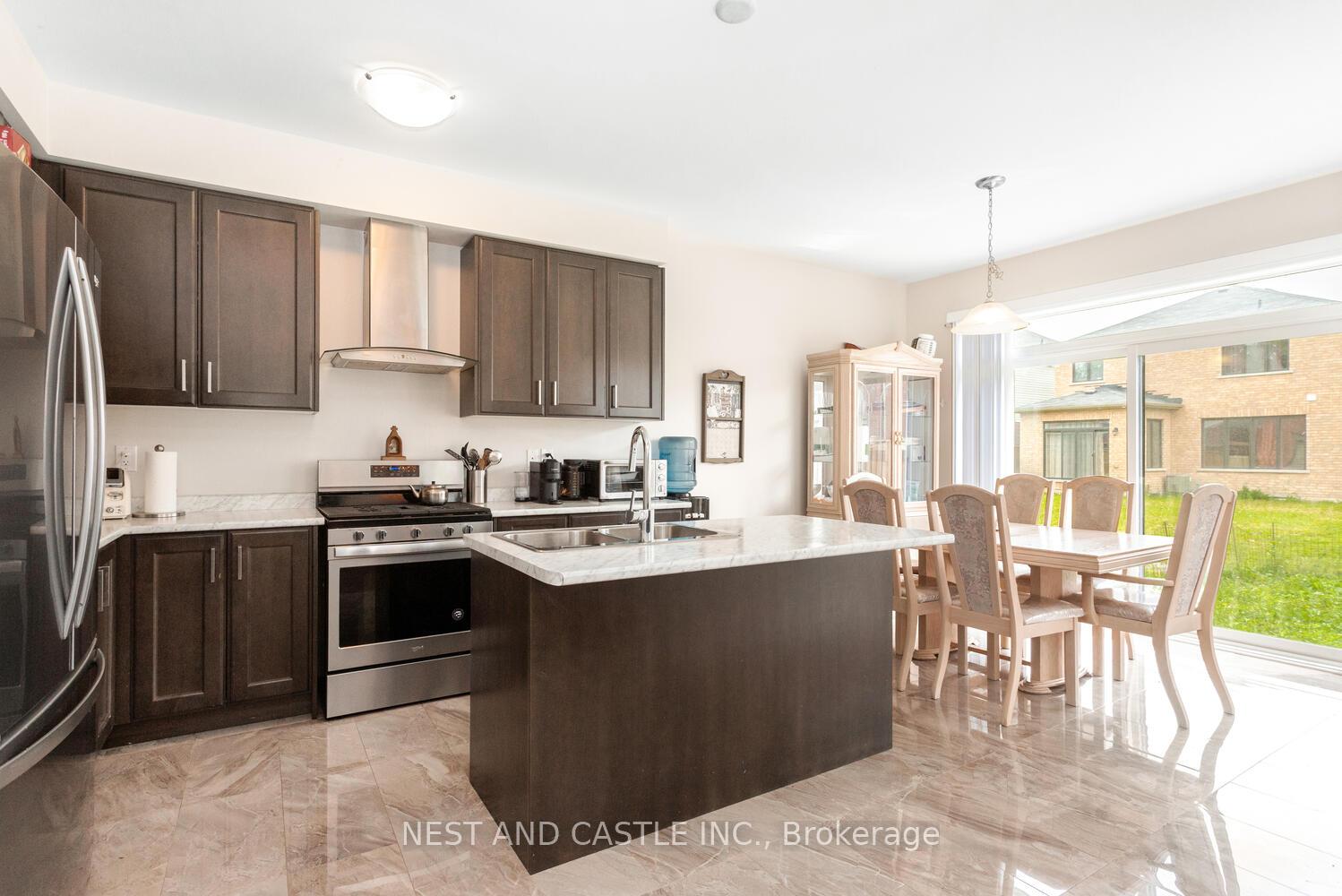 Photo 10 of 146 Cactus Crescent, Hamilton, Stoney Creek Mountain — HOMEH