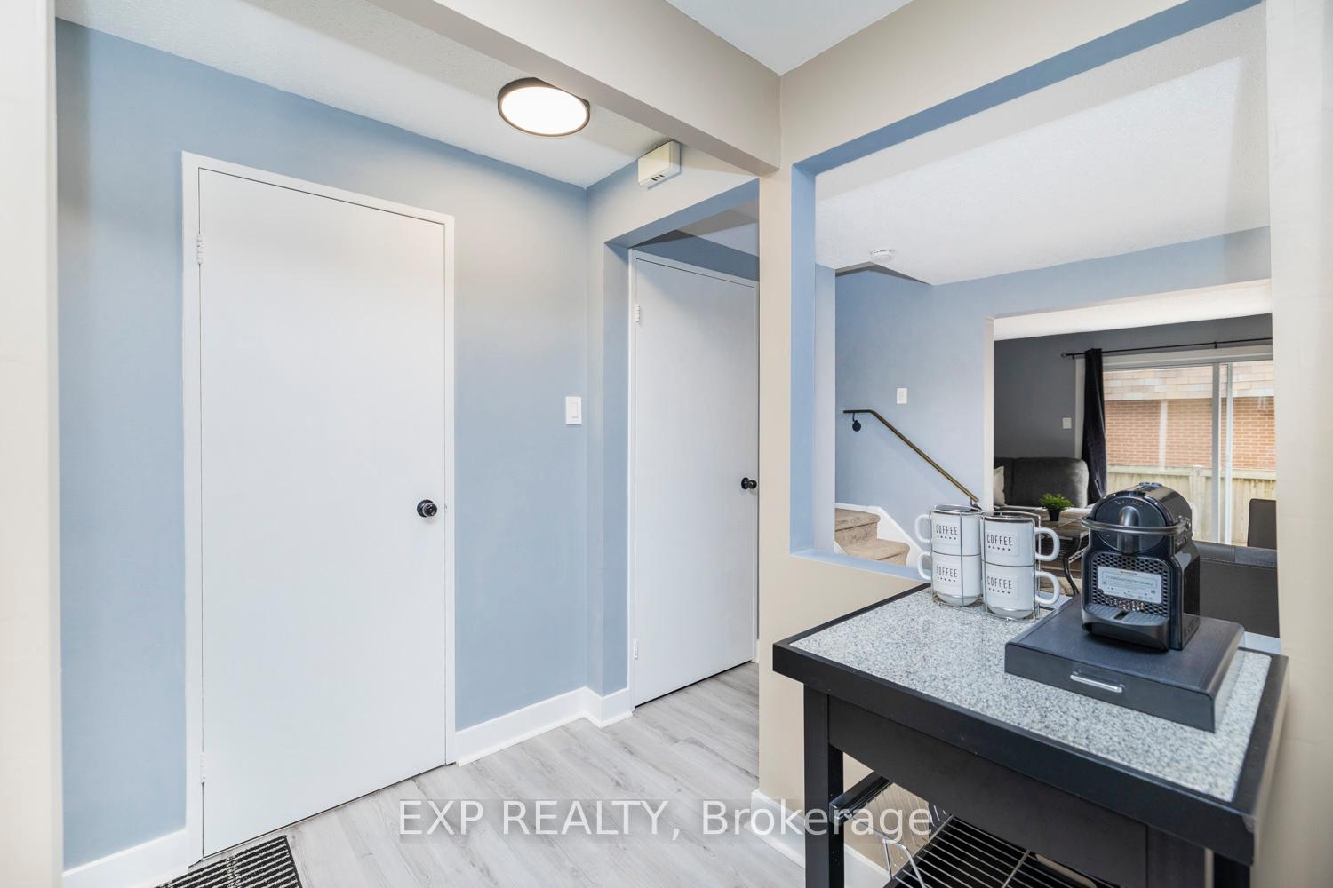 Photo 11 of 9 Corley Place, Ottawa, Heron Gate/Industrial Park — HOMEH